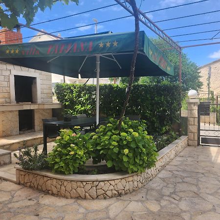 Rooms & Studio Villa Tatjana Supetar Dış mekan fotoğraf