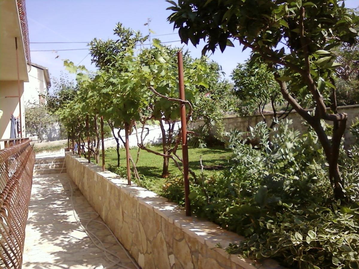 Rooms & Studio Villa Tatjana Supetar Dış mekan fotoğraf